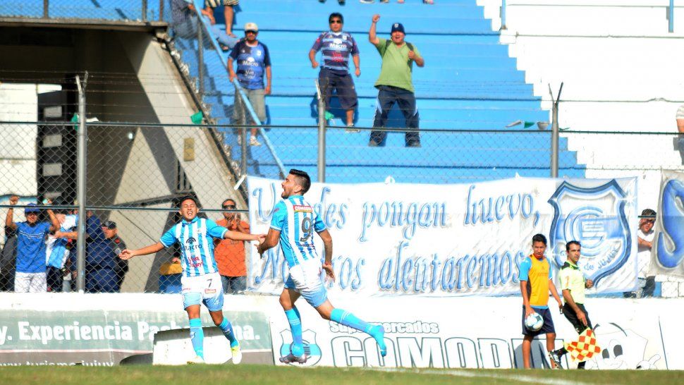 Con un gran primer tiempo y con un Blanco imparable, Gimnasia volvió a ganar