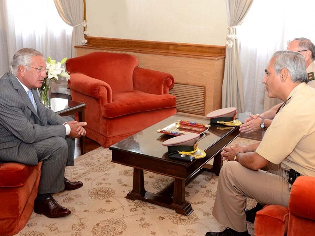 Fellner con a los jefes de Gendarmería