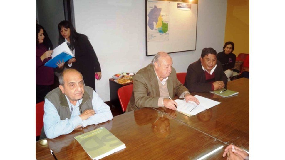 Intendentes firman acuerdo