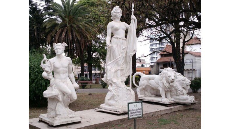 Réplicas de Lola Mora