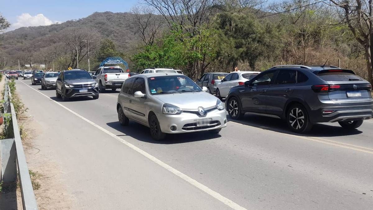 ruta provincial 2 colapsada: gran congestion y caos vehicular