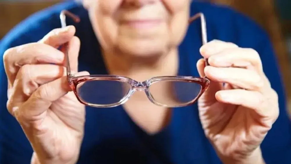 PAMI continúa ofreciendo la posibilidad de acceder a anteojos gratuitos, una iniciativa que busca garantizar el cuidado de la salud visual de los jubilados y pensionados. PAMI continúa ofreciendo la posibilidad de acceder a anteojos gratuitos, una iniciativa que busca garantizar el cuidado de la salud visual de los jubilados y pensionados.