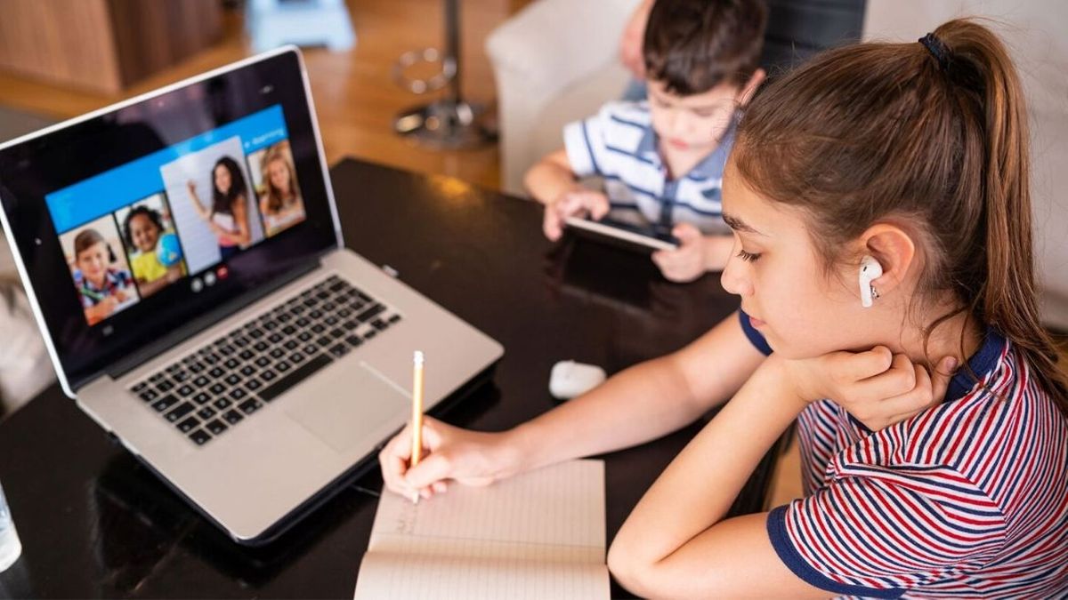 Los niños que tardan en hablar son más inteligentes