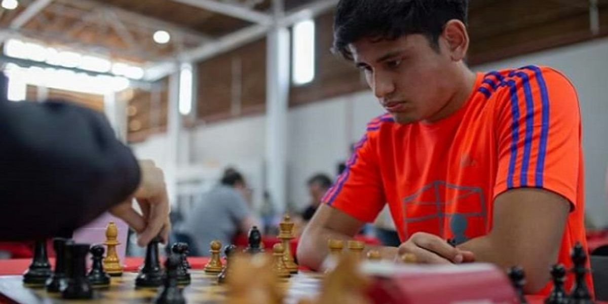 Alfredo Chiappero compitiendo en ajedrez.&nbsp;