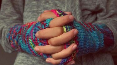 Trucos y recomendaciones para calentar las manos en otoño.&nbsp;