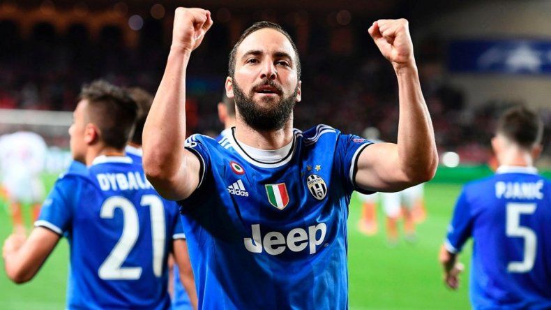 ¡El Pipita Higuaín se convirtió en papá por primera vez!