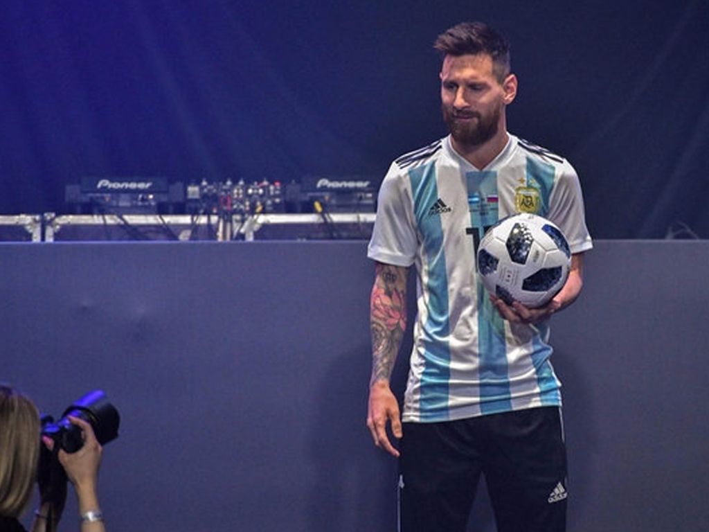 messi predator telstar