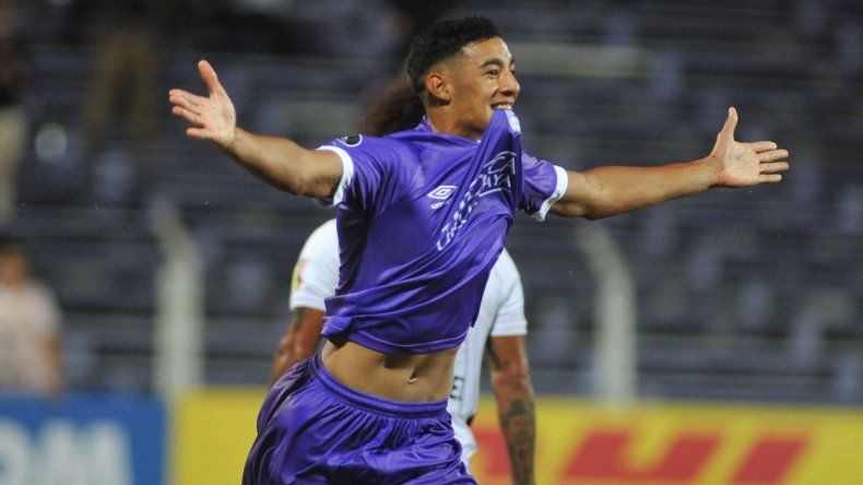 Independiente ya tiene a su primer refuerzo y Holan sonríe