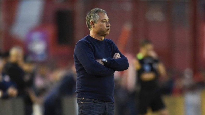 La continuidad de Holan vuelve a ser una incógnita en Independiente