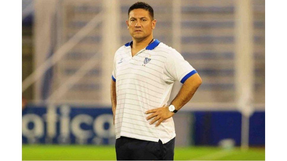 Vélez defiende la punta