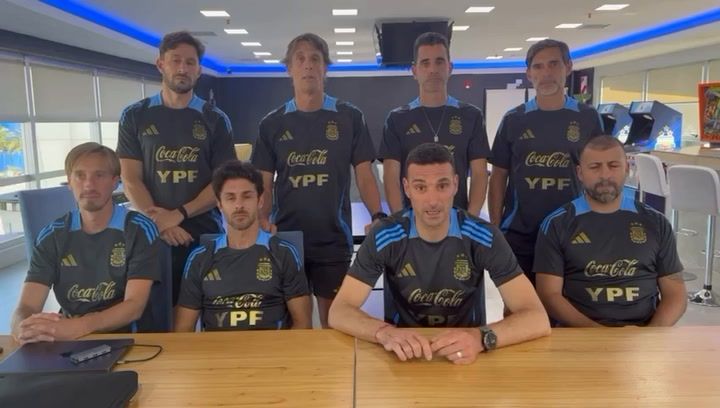 El sentido mensaje de Lionel Scaloni y el CT de la Selección argentina para Bahía Blanca.&nbsp;