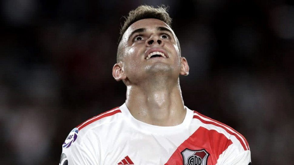 Racing Club y River Plate se enfrentan en la final de la Supercopa Argentina