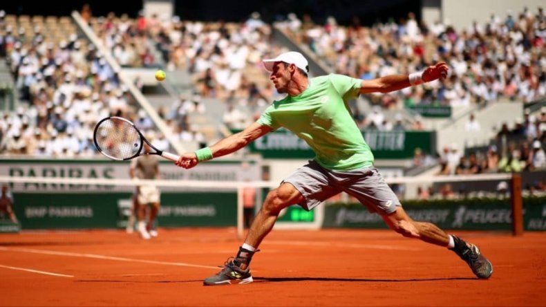 Mayer no pudo dar el batacazo y perdió con Roger Federer