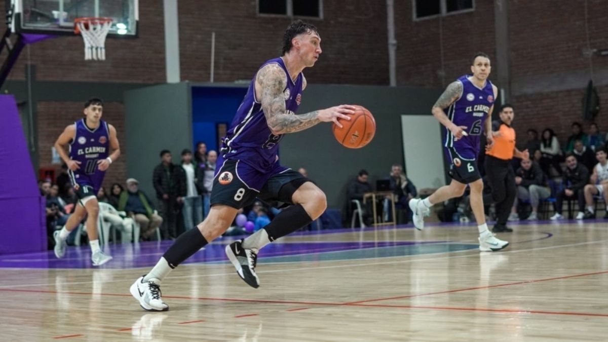 El Carmen Básquet cerró la fase regular con puntaje perfecto.