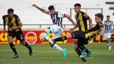 Final entre Deportivo Madryn y Gimnasia de Mendoza