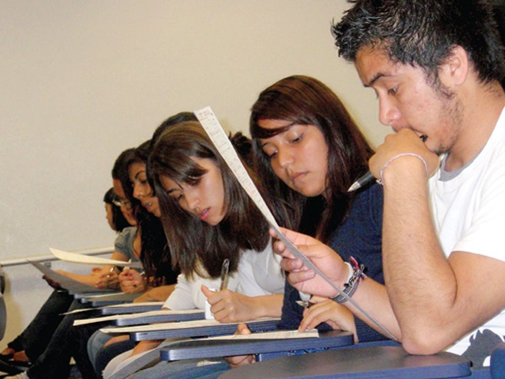 Estudiantes universitarios