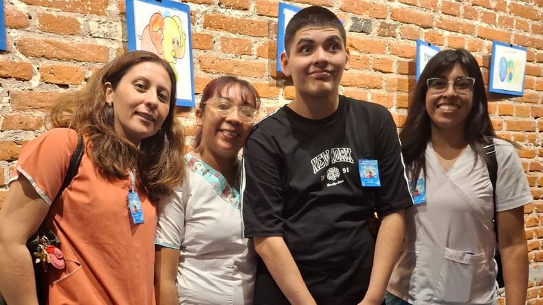 La primera muestra de Lisandro, una historia de arte, autismo y empatía