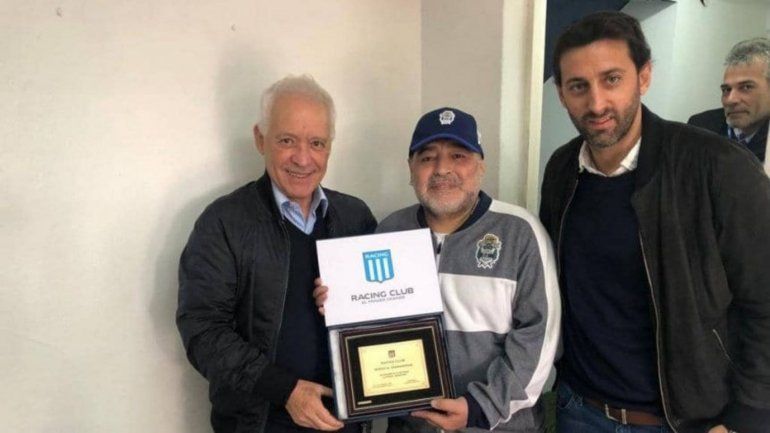 maradona en racing.jpg