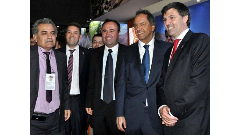 Scioli en la FIT en el stand de Jujuy