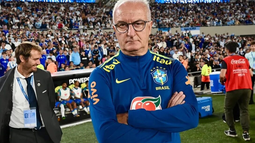 Brasil despidió a Dorival Junior tras perder por goleada con Argentina.&nbsp;