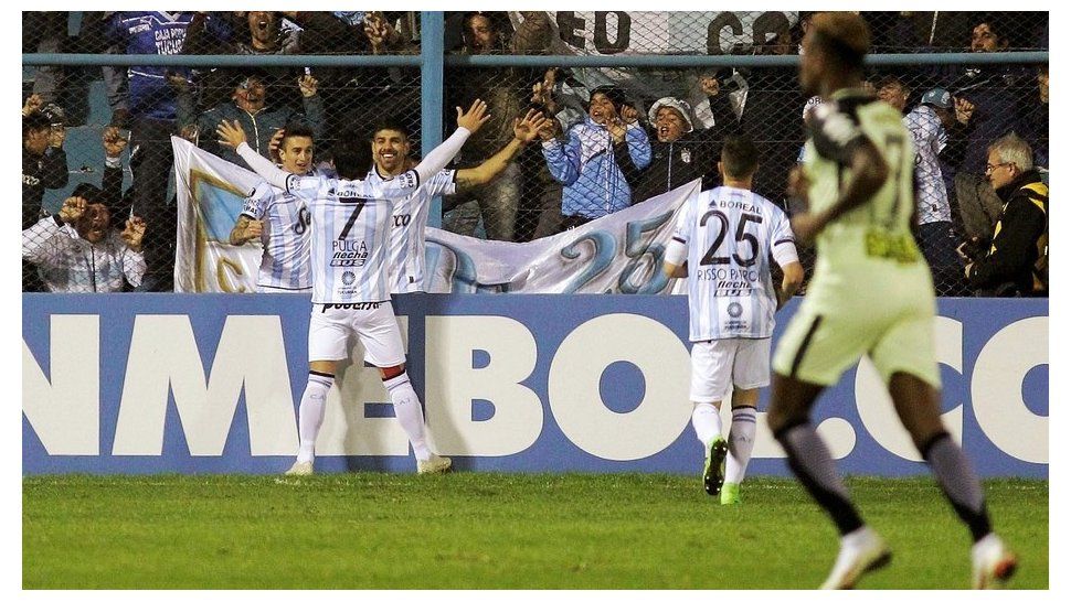 El Deca tucumano arrancó los octavos con un buen triunfo