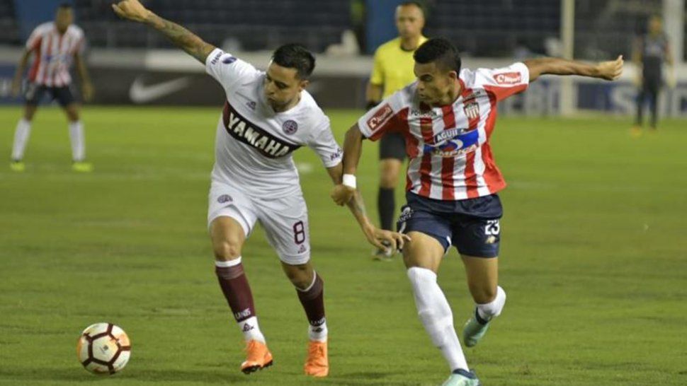 Lanús no pudo sostener la ventaja y quedó eliminado de la Sudamericana