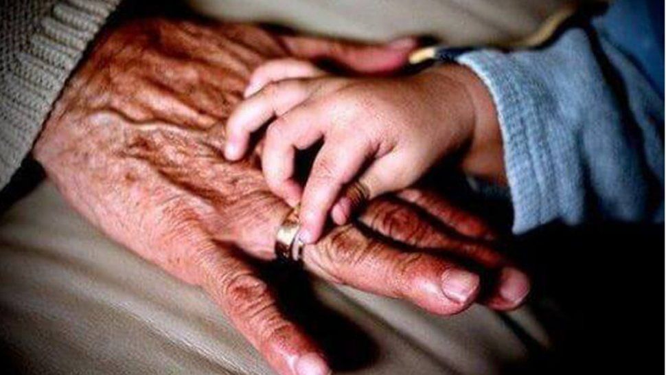 Armó una campaña por las redes sociales para ayudar a una abuela y su nieta