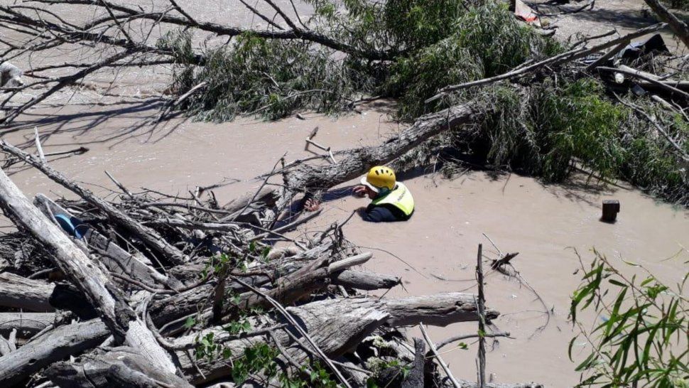 Buscan a dos hermanos de El Pericón reportados el 30 de enero y un hombre de Aguas Blancas desaparecido desde el 7 de enero en las aguas del rio Bermejo.