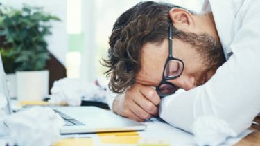 Alemania considera implementar la siesta en el trabajo durante el verano