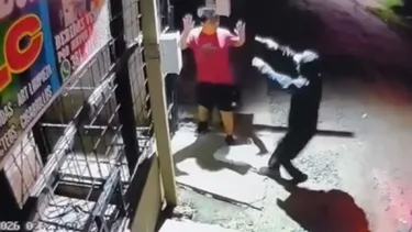 Asalto y asesinato de Joaquín Ibarra en el registro de una cámara de seguridad en Tucumán Asalto y asesinato de Joaquín Ibarra en el registro de una cámara de seguridad en Tucumán