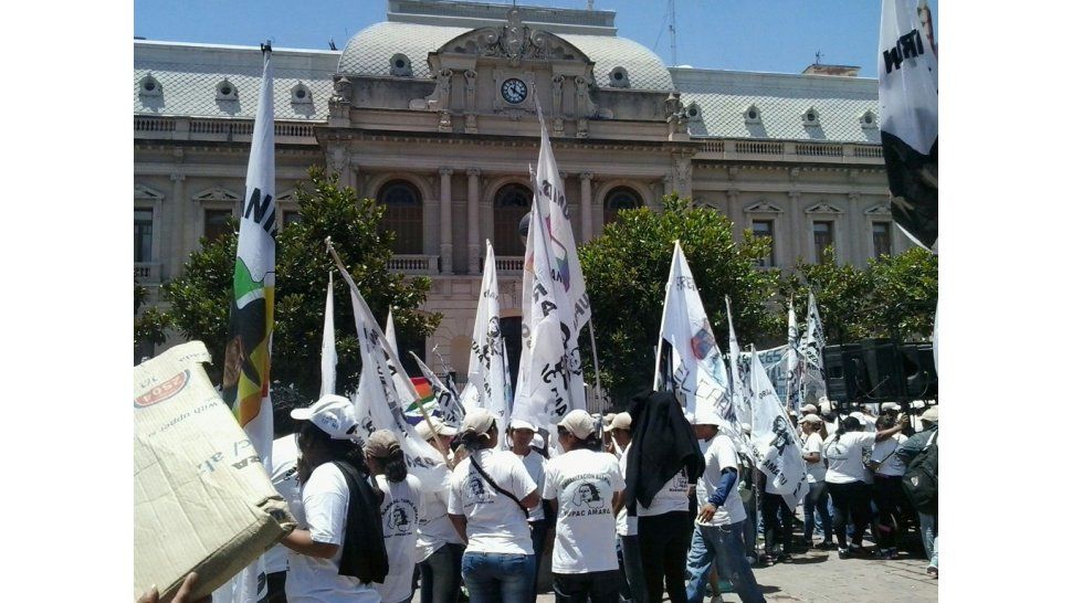 Acampe en Plaza Belgrano