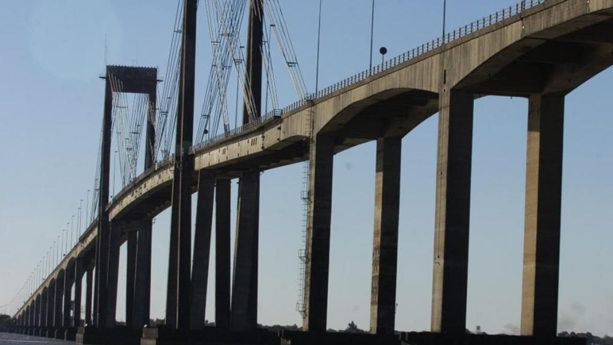 Se arroj del puente Chaco Corrientes y sobrevivi