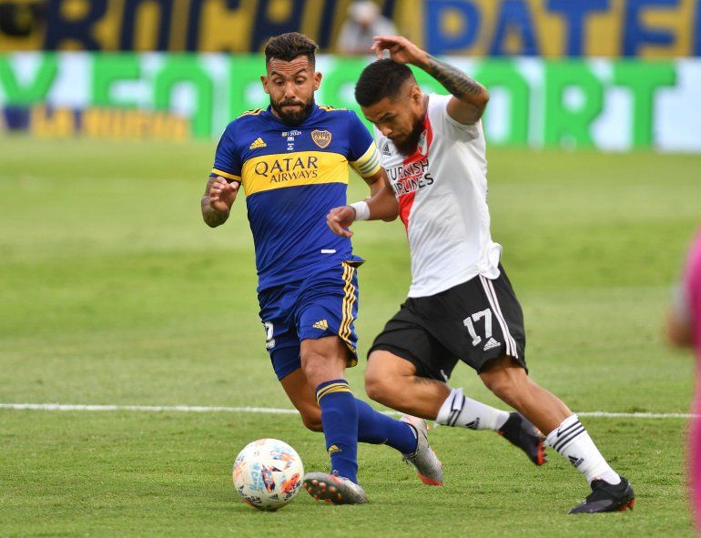 Carlos Tevez y Paulo Díaz