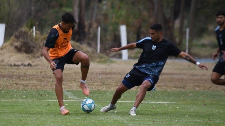 Mientras entrena, en Gimnasia suena otro delantero como refuerzo