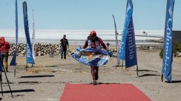 Artesano, portero y atleta: la vida de Benito Arias que desafía la altura y la hostilidad del clima
