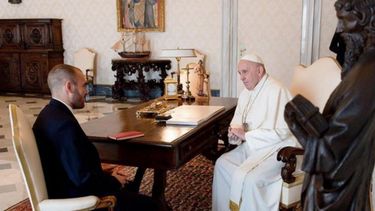 Reunión entre el Papa Francisco y Martín Guzmán.