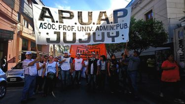APUAP sigue con el paro APUAP sigue con el paro