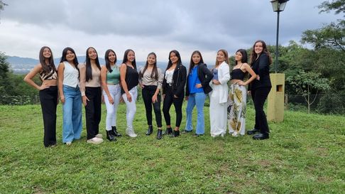 Todo Jujuy | candidatas Los Lapachos.jpg