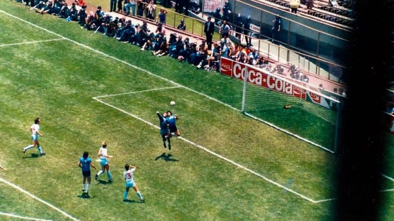 Las fotos inéditas del gol de Maradona a los ingleses&nbsp;