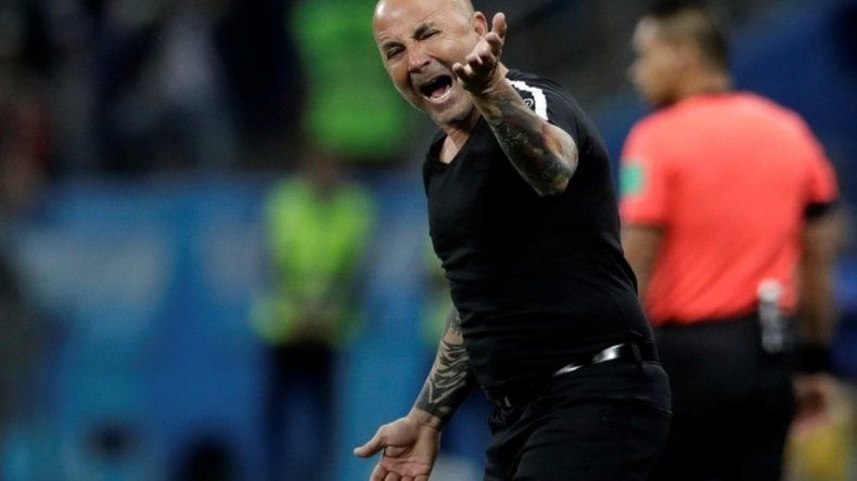 Sampaoli habló del mundo real y el mundo virtual y volvió a ser víctima de los memes