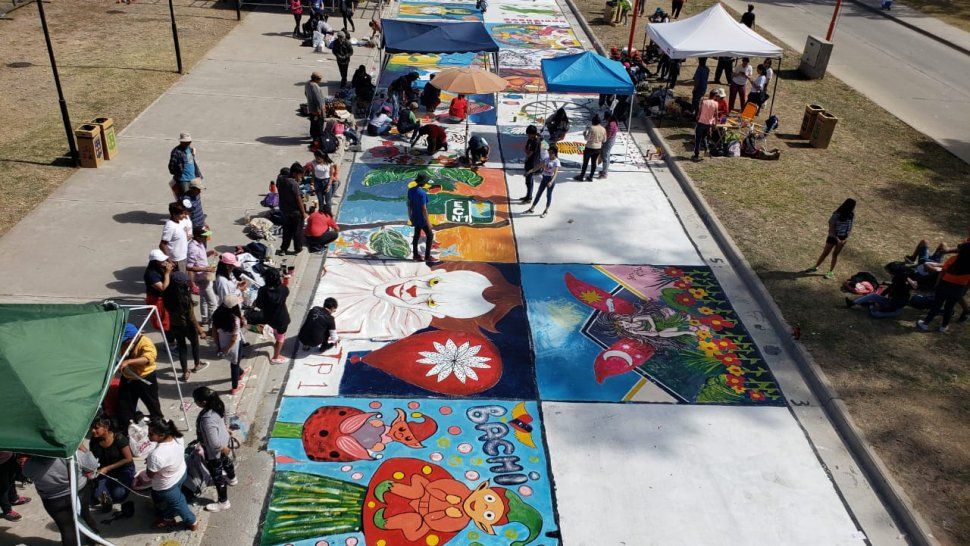 la gran pintada en la avenida de los estudiantes se vivio a pleno en una tarde a puro sol