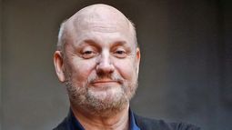 Los críticos han valorado positivamente cómo se abordan cuestiones como la fe, la ética y los enigmas sin respuesta.