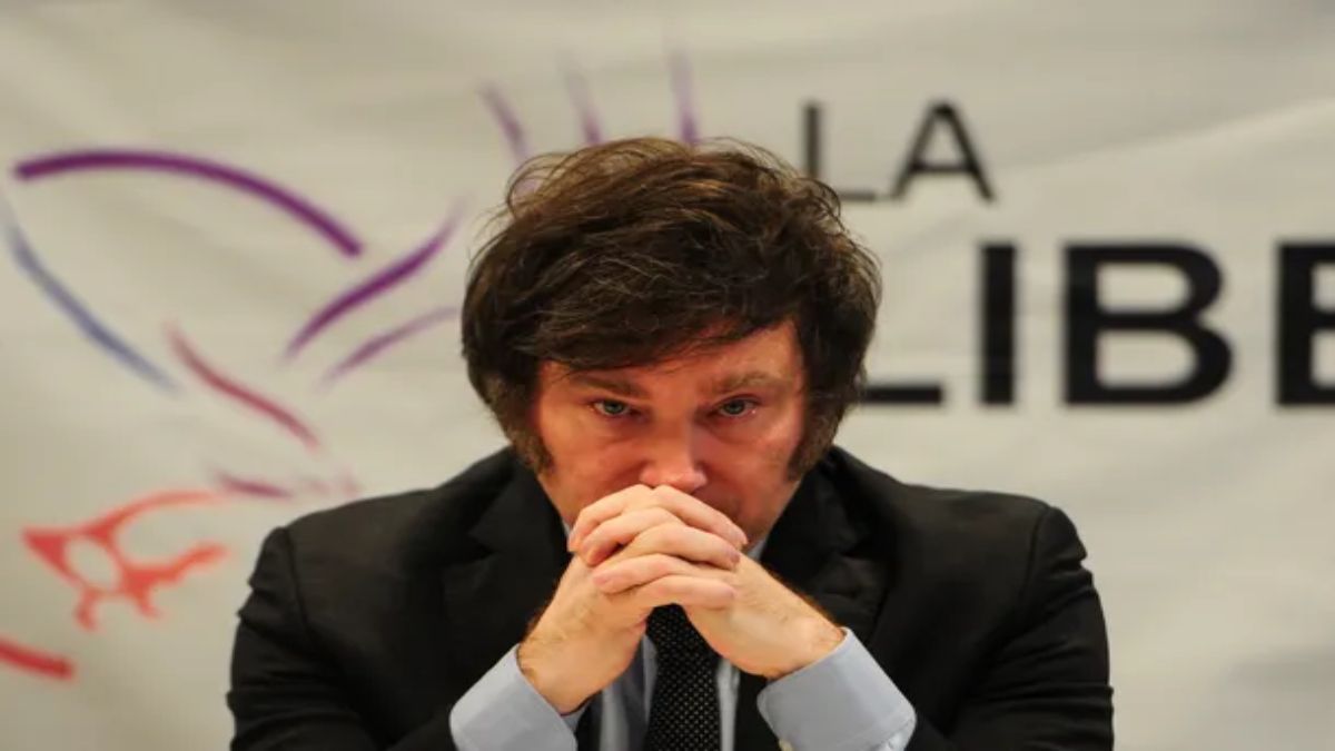Javier Milei fue denunciado penalmente tras sus dichos sobre el kirchnerismo.