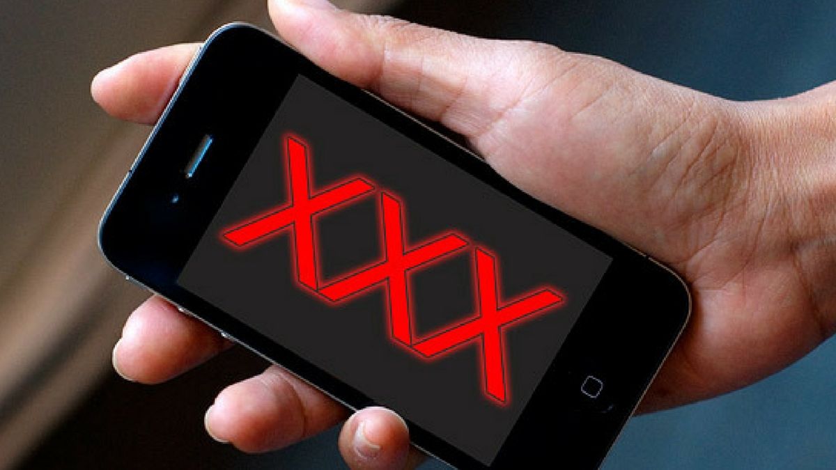 Conocé los peligros de descargar contenido triple X desde tu celular