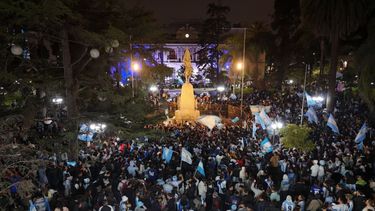 Mas de 1500 jujeños celebraron el triunfo de Argentina en la Plaza Belgrano