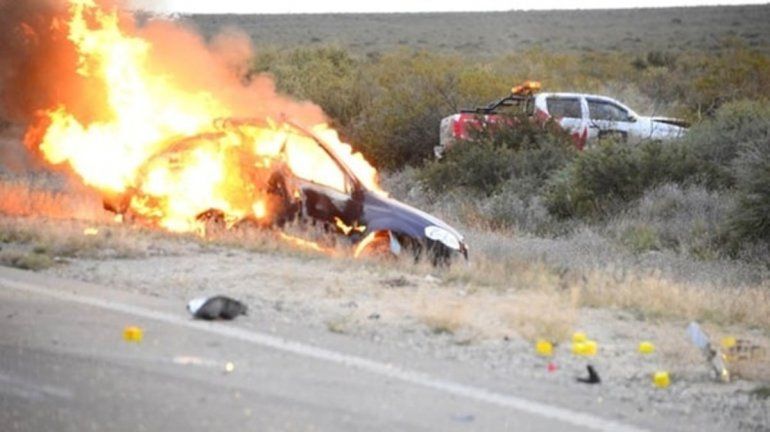 Auto incendiado