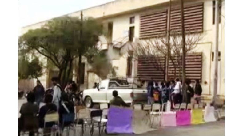 Alumnos en la calle