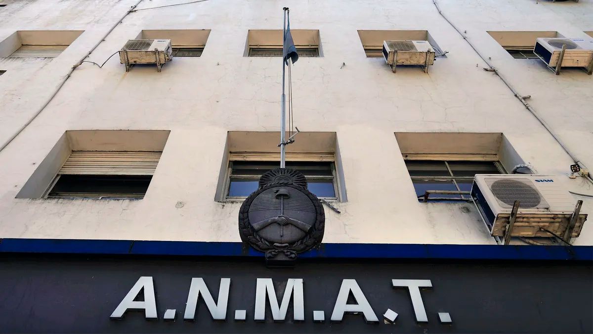La ANMAT prohibió una serie de cremas humectantes y autobronceantes.