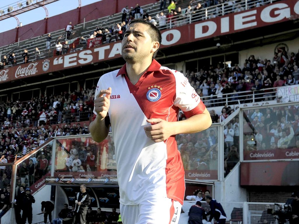 Riquelme se pone el equipo al hombro