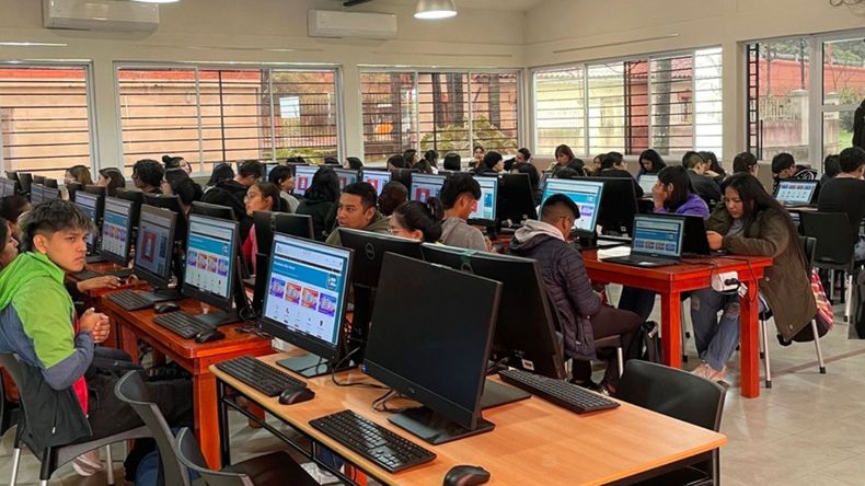 UNJu: más de 100 aspirantes rindieron el examen para Enfermería
